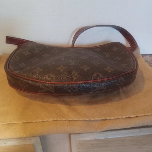 Vintage Louis Vuitton Monogram PM Croissant Pouchette Bag - Picture 3 of 10